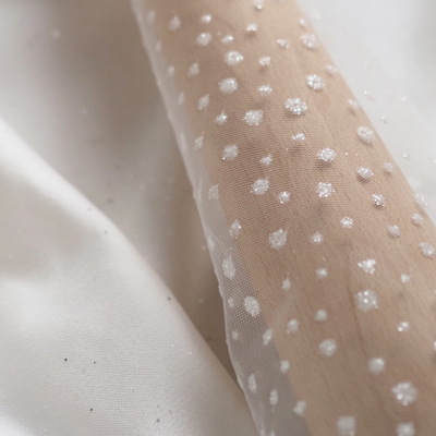 Csillogó gliter pöttyös tüll